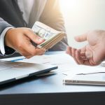 Fenomenul firmă ieftină! 8163 de companii din Moldova, înregistrate în România, dar cu doar 0,15% din capital