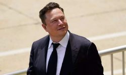 Elon Musk anunţă că vrea „să demisioneze” de la jobul său. Vinde acţiuni Tesla „la greu”