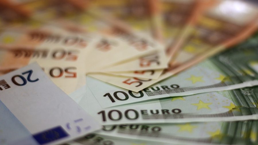 Banca Centrală Europeană va schimba design-ul bancnotelor EURO pentru prima dată în 20 de ani. Cum vor alege temele