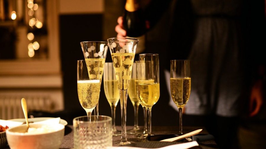 Cea mai scumpă sticlă de şampanie din lume s-a vândut în 2013! Prețul de achiziție a depășit două milioane de dolari