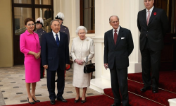 Elita Kazahstanului și-a asigurat averea în Marea Britanie. Populația „arde” în stradă