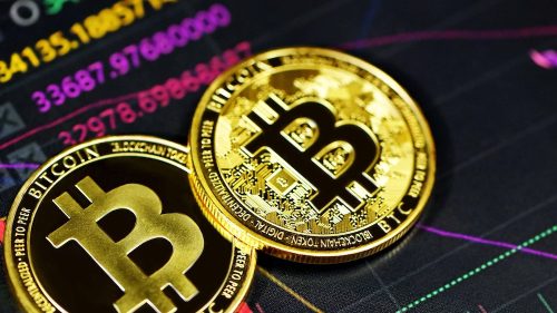 Bitcoin se prăbușește: de la 126 000 dolari a ajuns la circa 82 000 dolari în doar o lună