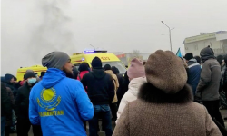 Furia kazahilor de nestăvilit. Protestele continuă, deși guvernul a demisionat