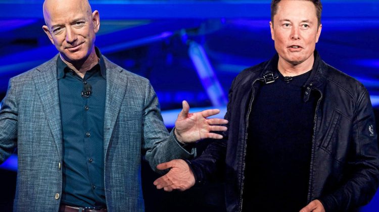 Săptămâna neagră pentru miliardari:  Musk și Bezos au pierdut cumulativ 45 miliarde de dolari