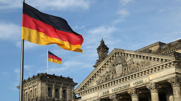 Germania caută lucrători: economia încetinește dramatic! Vrea să atragă anual 400.000 de muncitori calificați străini