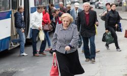 Câţi ani trebuie să trăiască un moldovean după pensionare, ca să-şi recupereze toţi banii daţi statului la contribuţii