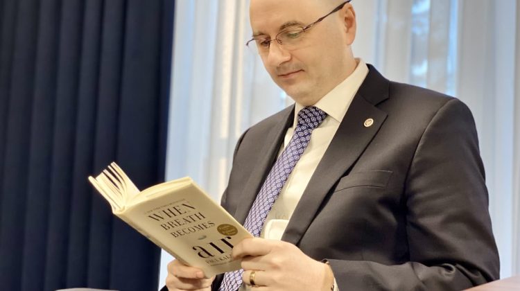 Ce citește șeful APP, Eugeniu Cozonac. Cărțile care i-au marcat personalitatea și cariera