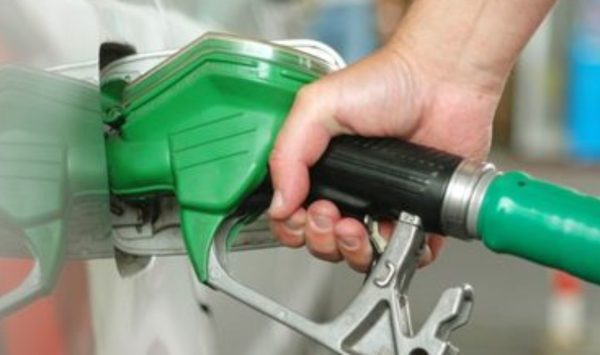 Ieftinire la pompă: prețul motorinei scade cu 31 de bani pe litru, iar al benzinei cu doar 3 bani