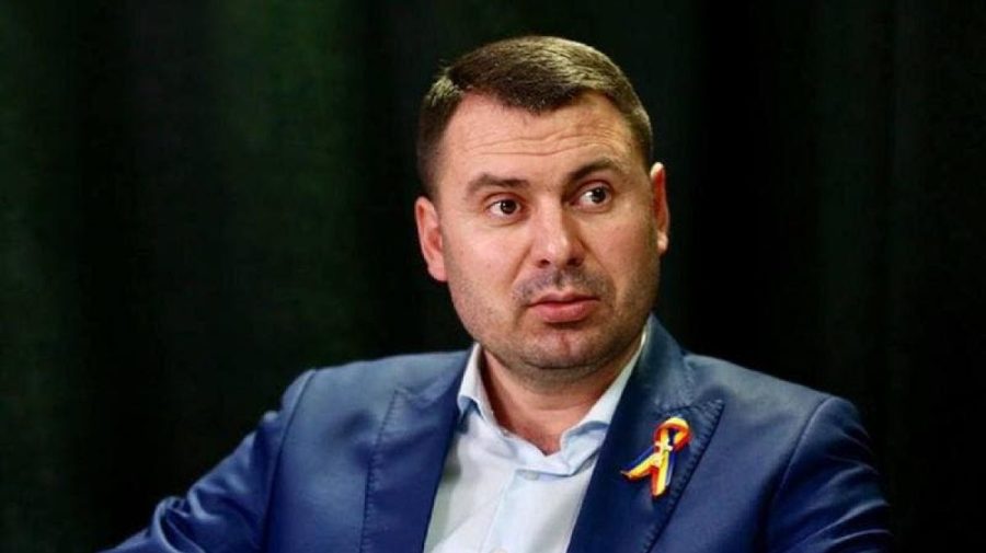 (VIDEO) Luptătorul „Democrației Acasă”, Vasile Costiuc, reținut de CNA. A filmat începutul operațiunii