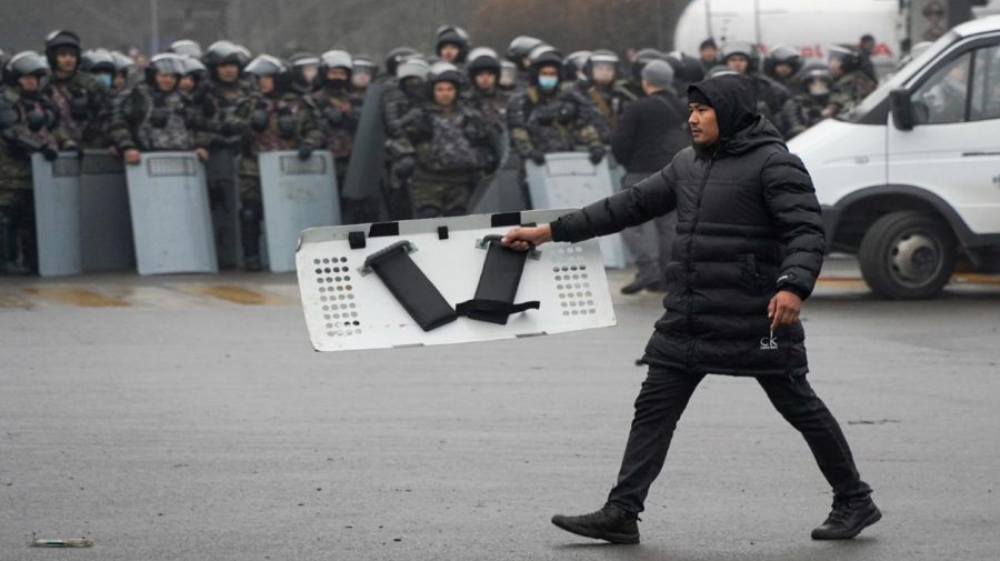 ANALIZĂ: De ce s-a speriat Rusia de revoltele din Kazahstan și s-a grăbit să trimită trupe pentru a le înăbuși