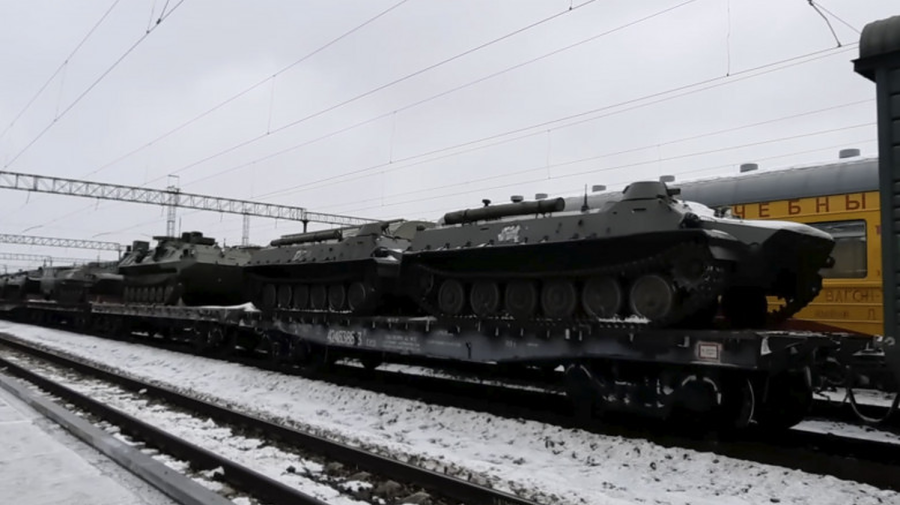 BILD: Trenurile siberiene sunt pline de soldați și tancuri ale armatei ruse care se deplasează spre granița cu Ucraina