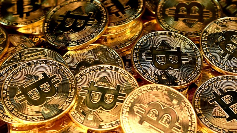 marile firme care investesc în bitcoin este cripto stabilă în care merită să investești
