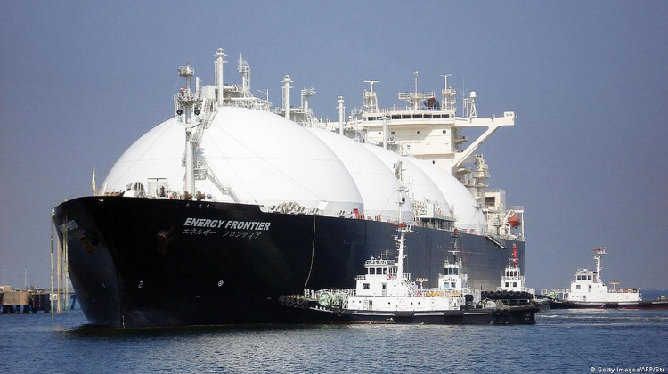 Americanii prăbușesc prețul gazului lui Putin. Au inundat piața UE cu LNG.
