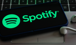 Spotify cumpără încă două companii specializate în podcast. Ce soluții vor oferi companiei