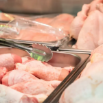 21 de tone de carne de pui contaminate cu Salmonella, oprite la frontieră de ANSA