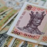 Economist: Nu vă îmbătați cu apă rece. Salariile cresc, dar facturile cresc mai repede