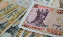 Moldovenii au început să scoată valuta de la ciorap! Oferta oricum nu a acoperit cererea