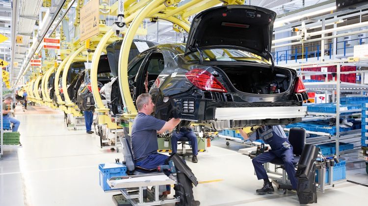 Mercedes-Benz accelerează producţia de vehicule electrice. Planurile producătorului auto