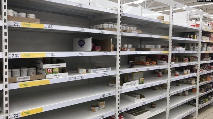 Apocalipsa în Rusia! Populația disperată golește rafturile magazinelor. Cumpără sare, zahăr, ulei și hrișcă