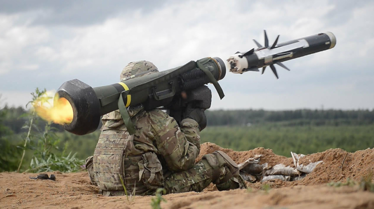 Americanii se pregătesc să livreze ucrainenilor un lot de arme „letale” pentru tancurile lui Putin