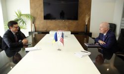 Guvernatorul Băncii Naționale a Moldovei, Octavian Armașu, a avut o întrevedere cu ambasadorul SUA în Republica Moldova