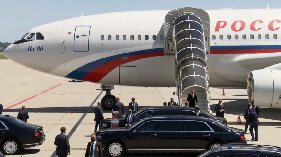 „Kremlinul zburător” și mașina blindată Aurus Senat – cum este protejat Putin în situații de urgență