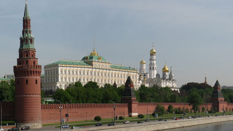 O nouă furtună la orizont pentru UE: Kremlinul pregăteşte un decret de interzicere a comercializării petrolului
