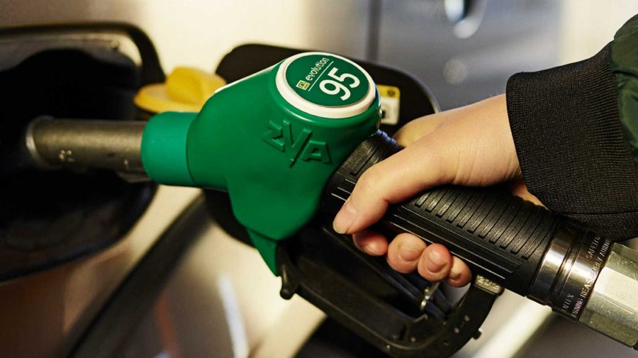 Vineri carburanții vor costa mai puțin. Cu cât s-a ieftinit benzina și motorina
