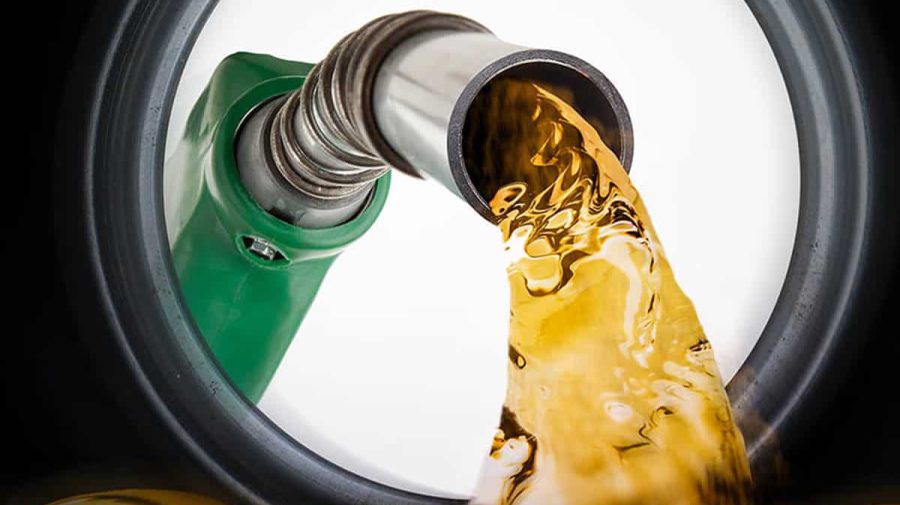 Benzina și motorina – lux pentru șoferi! Petrolul atinge cote maxime – 140 USD pentru un baril