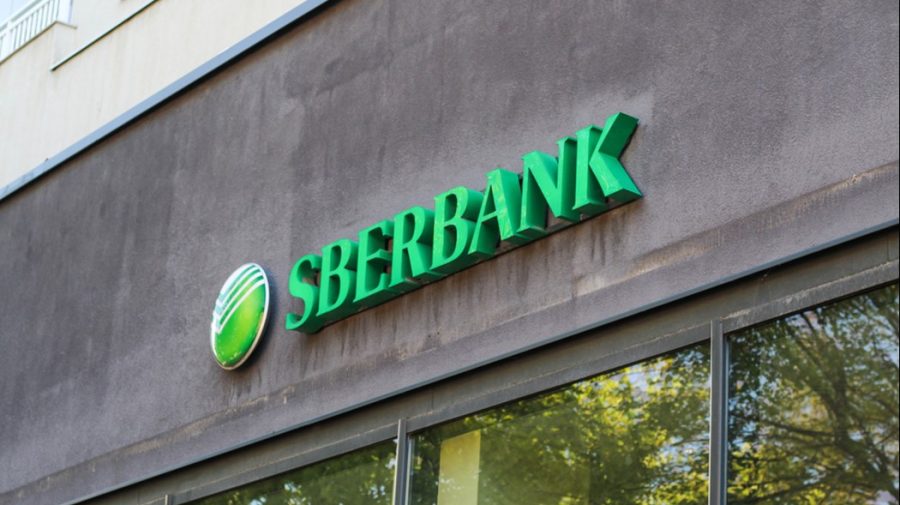Raiffeisen încearcă să facă un schimb de 400 de milioane de euro cu Sberbank într-un „schimb de prizonieri financiari”