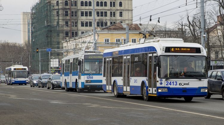 Autoritățile municipale au eșuat la transportul public: Tarife politizate, povară pentru buget și fără sistem integrat
