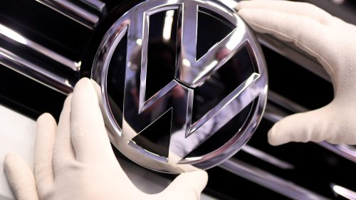 Dezastru total la Volkswagen: Gigantul auto vrea să închidă 3 fabrici din Germania