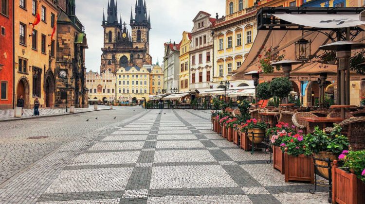 Multe companii din Cehia speră să-şi acopere poziţiile vacante cu forţă de muncă ucraineană