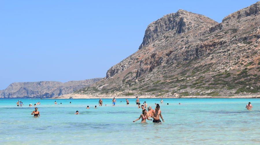 Vacanță în Grecia. Unde te duci în funcție de nevoi: relaxare în familie, distracție, sau cea mai romantică insulă