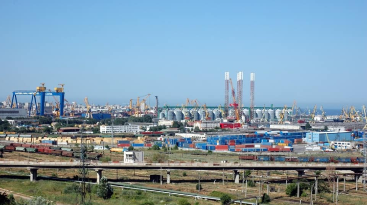 Au fost aprobate noi excepții pentru transportarea containerelor moldovenești de mărfuri din portul Constanța
