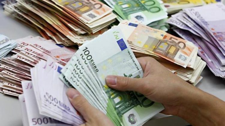 Turbulențe pe piața valutară! Euro, la cel mai slab nivel. Leul moldovenesc, la cea mai puternică apreciere