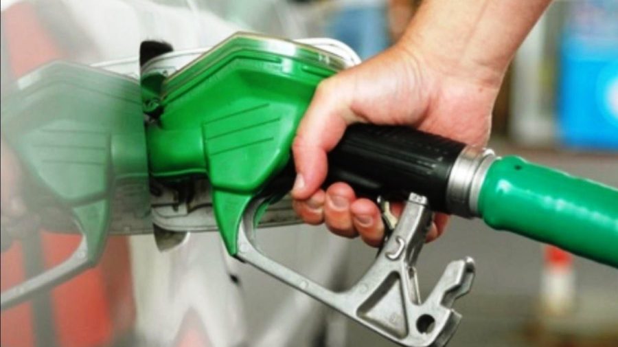 Benzina continuă să se scumpească! Cât va costa un litru vineri, 20 mai