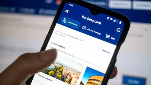 Cazări fantomă și tentative de fraudă: Booking.com, în centrul unei anchete europene