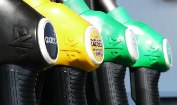 Un plin ajunge să coste aproape 1 800 de lei: motorina bate un nou record de preț la pompă