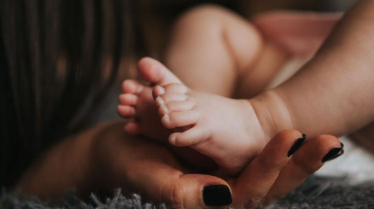CNAS a finanțat îndemnizațiile pentru maternitate