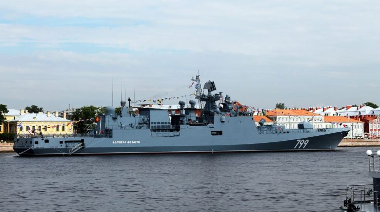 Ucrainienii mai fac o victimă: O navă de război rusească este în flăcări în Marea Neagră