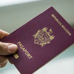 Pașapoartele și permisele de conducere se vor scumpi. Cât vor costa în regim normal și urgent