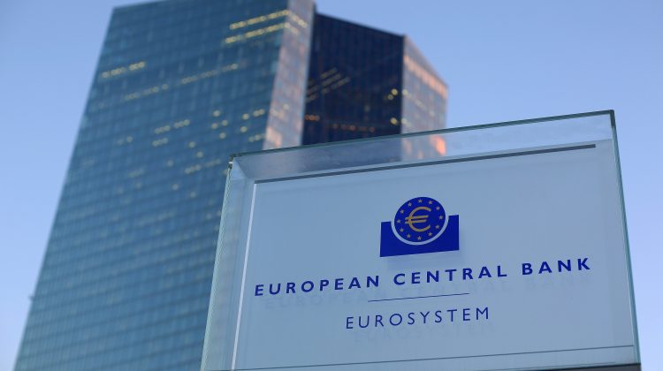 Economistul şef al Băncii Centrale Europene: Zona euro se confruntă cu riscul psihologiei inflaționiste