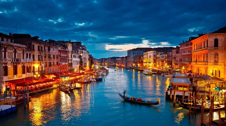 Veneția spune NU turismului ieftin! Călătorii „de o zi” ar putea plăti o taxă pentru a vizita orașul