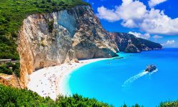 Doar în primele patru luni, veniturile Greciei din turism au ajuns la 1,116 miliarde de euro
