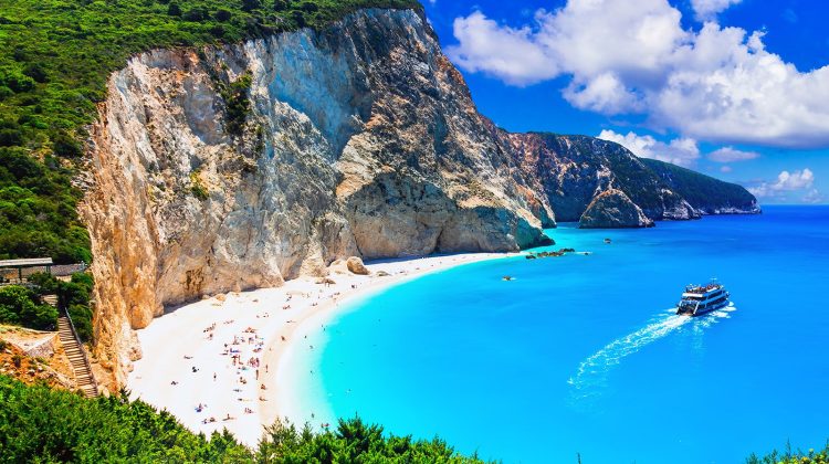 Doar în primele patru luni, veniturile Greciei din turism au ajuns la 1,116 miliarde de euro