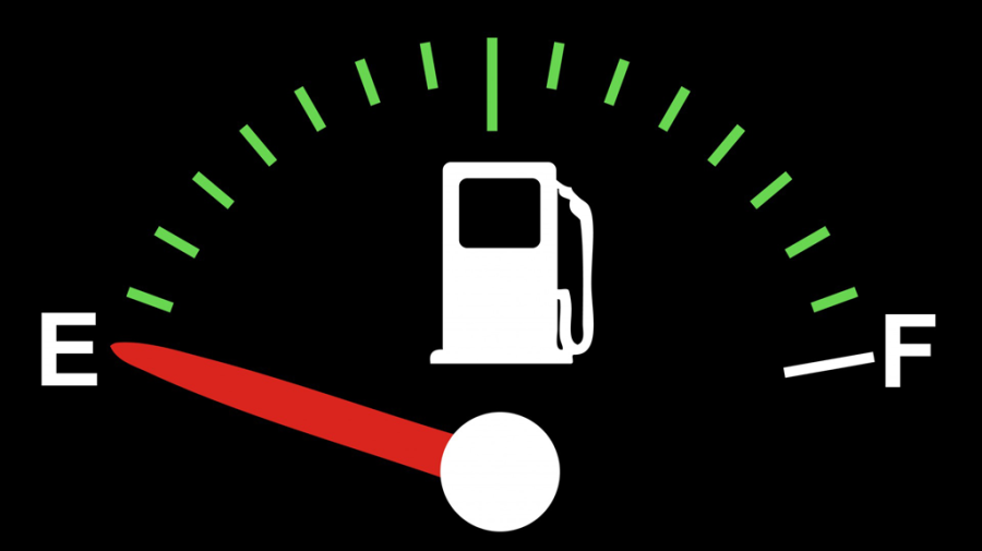 Noi scumpiri în fiecare zi! Cât vor scoate șoferii din buzunar pentru un litru de benzină sau motorină în weekend