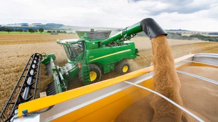 Ruşii îi obligă pe fermieri să vândă cerealele la preţul dictat de ei. Ce păţesc cei care se împotrivesc