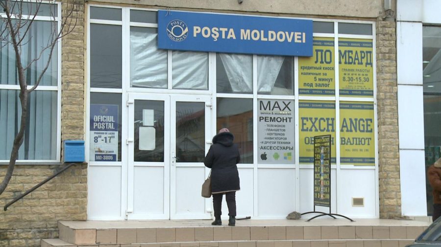 Meseria nereușită din Moldova! Salariile proaste alungă poștașii. Anul trecut au plecat aproape 700 de angajați