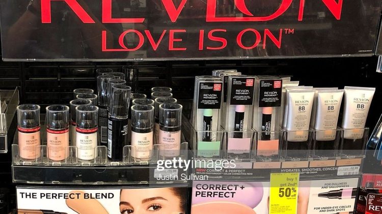 Gigantul american de cosmetice Revlon cere intrarea în faliment